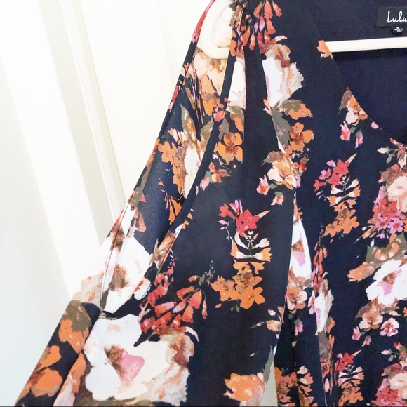 Lulu’s Floral Dress w/ Arm Slits - Picture 5 of 7